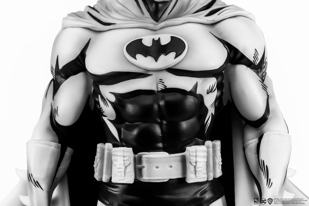 SDCC 2024 DC HEROES : Batman B&W PX PVC 1/8 Statue by LAB7 Malta, Europe