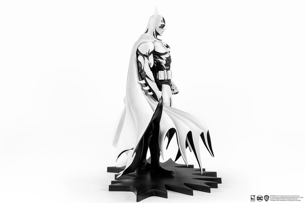 SDCC 2024 DC HEROES : Batman B&W PX PVC 1/8 Statue by LAB7 Malta, Europe