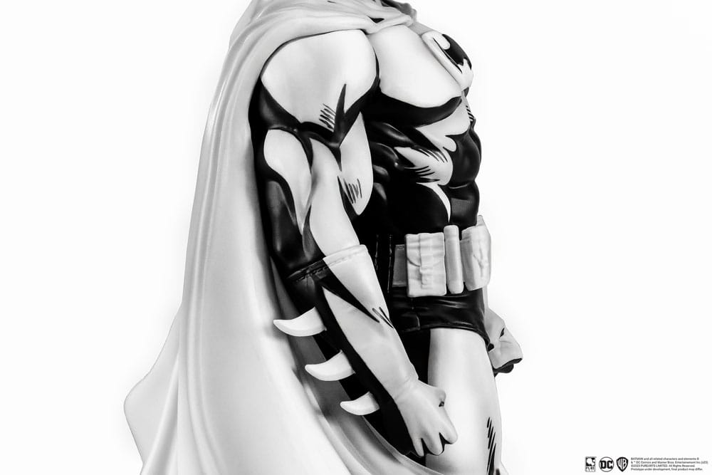 SDCC 2024 DC HEROES : Batman B&W PX PVC 1/8 Statue by LAB7 Malta, Europe