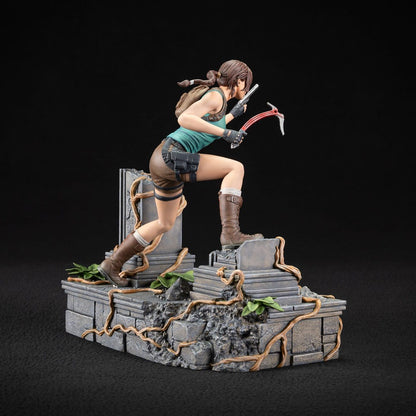 Dark Horse Comics - Tomb Raider Lara Croft PVC Statue 24 cm