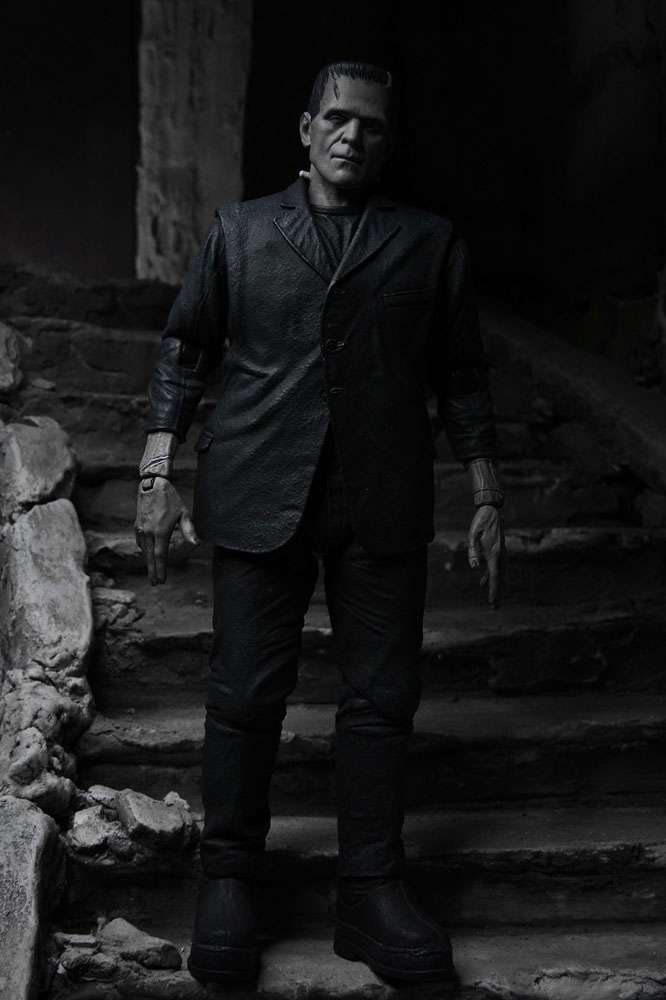 Universal Monsters Action Figure Ultimate Frankenstein's Monster (Black & White) 18 cm in Malta | LAB7