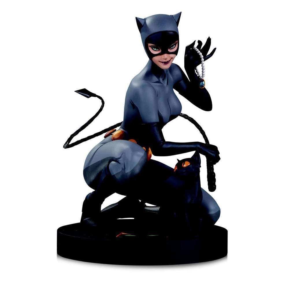 DC Designer Series Statue Catwoman by Stanley Artgem Lau 19 cm by LAB7 Malta