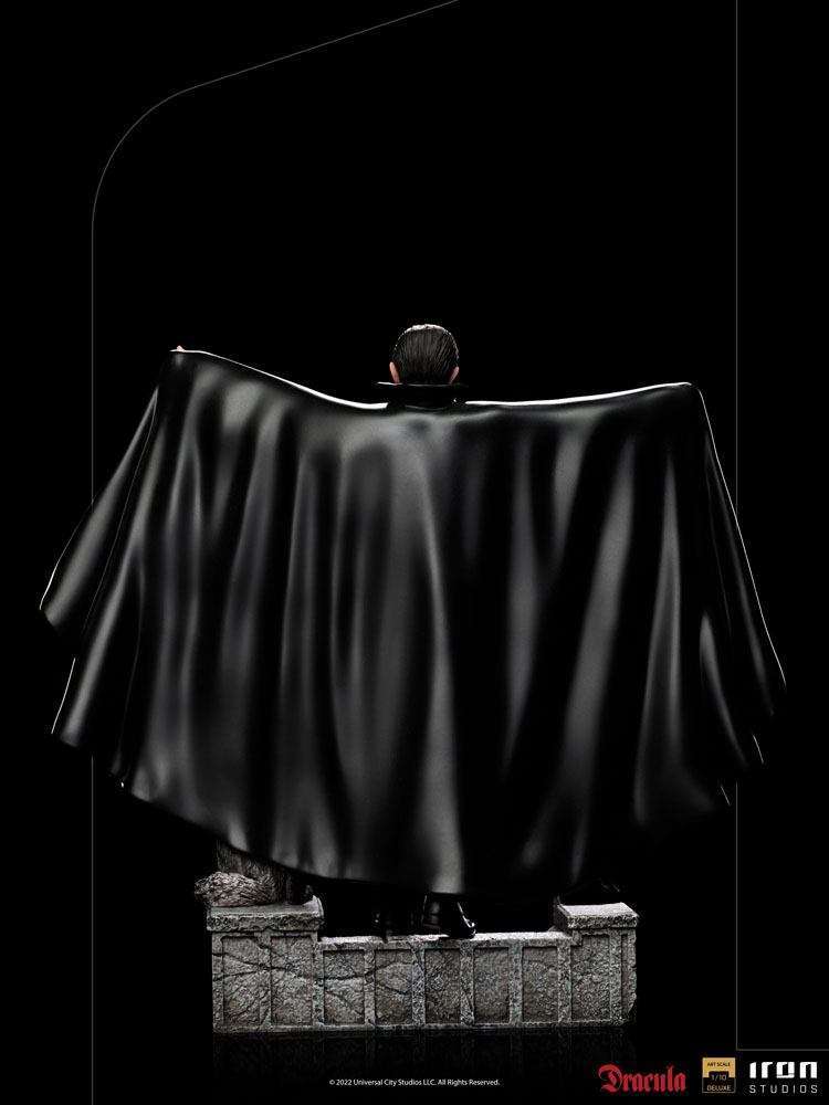 Iron Studios Universal Monsters Deluxe Art Scale Statue 1/10 Dracula 22 cm by LAB7 Malta