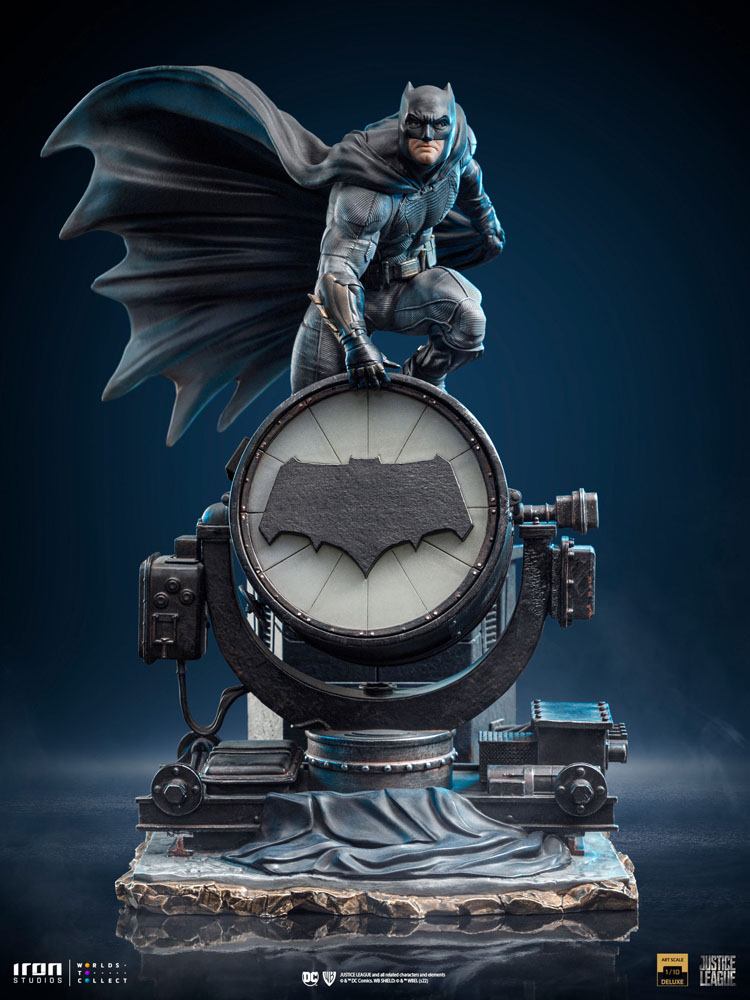 Iron Studios Zack Snyder's Justice League Deluxe Art Scale Statue 1/10 Batman on Batsignal 28 cm by LAB7 Malta