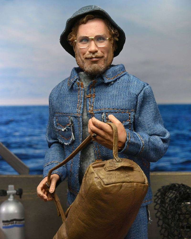 NECA Jaws Clothed Action Figure Matt Hooper (Amity Arrival) 20 cm by LAB7 Malta