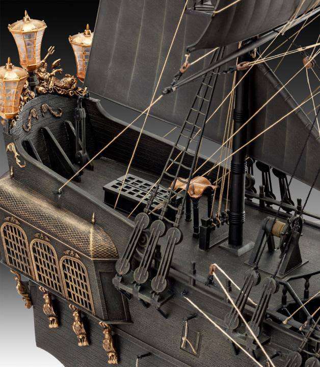 Pirates of the Caribbean Dead Men Tell No Tales Model Kit 1/72 Black Pearl Limited Edition 50 cm by LAB7 Malta