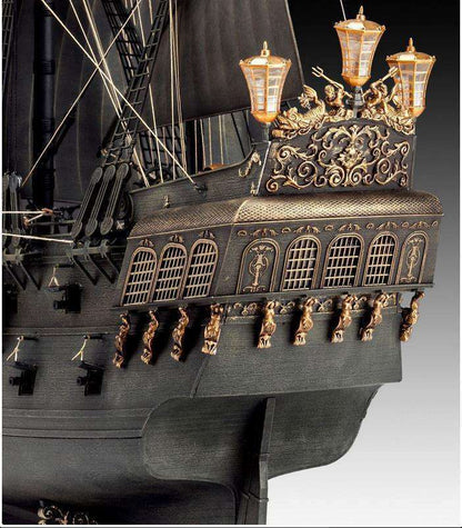 Pirates of the Caribbean Dead Men Tell No Tales Model Kit 1/72 Black Pearl Limited Edition 50 cm by LAB7 Malta