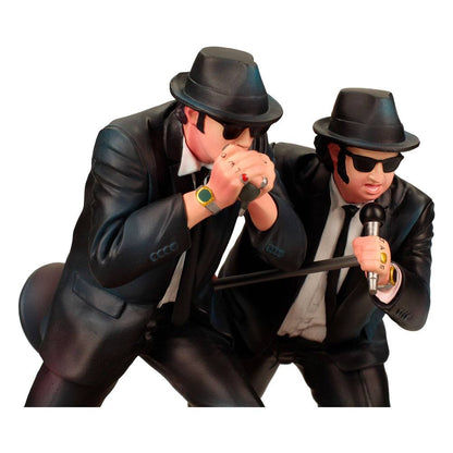 SD Toys Blues Brothers Statue Jake & Elwood On Stage 17 cm by LAB7 Malta